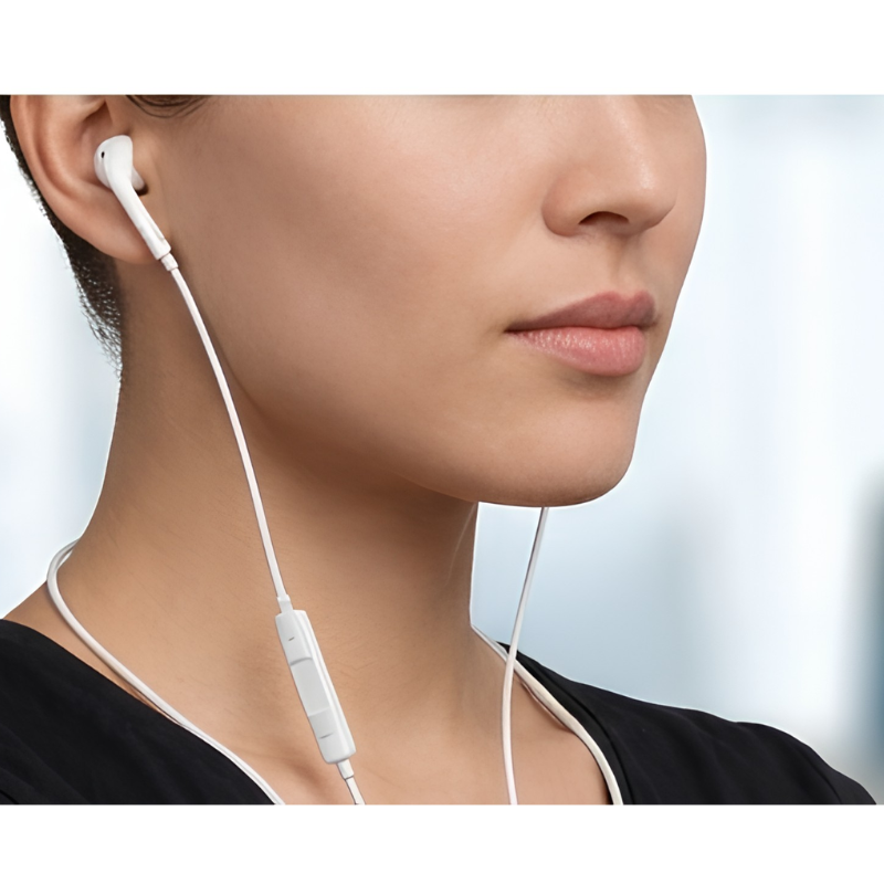 USB-C Wired Earphones with Microphone Hi-Fi Stereo Sound Noise Isolation Earbuds for Smartphones Tablets